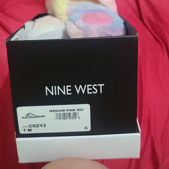 Slippers - Picture 2 of 3